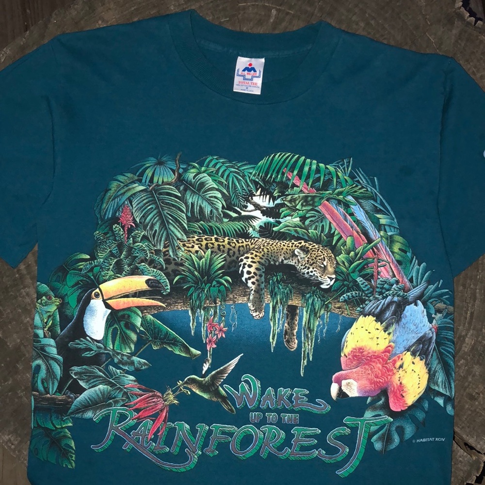 Vintage Rainforest Cafe Souvenir Tee